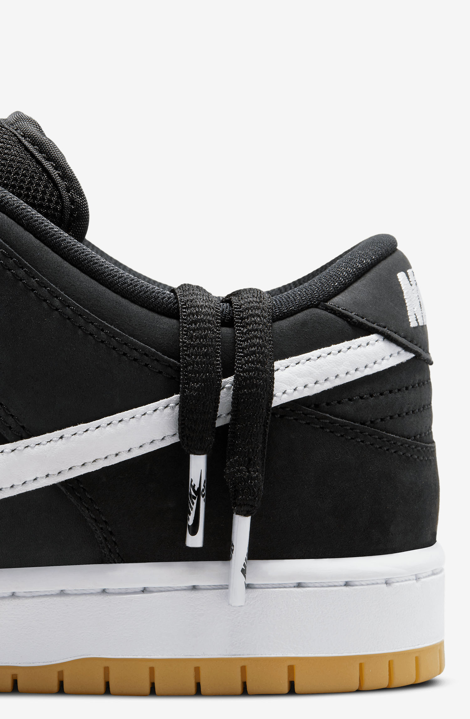 Sb dunk low on sale black white gum